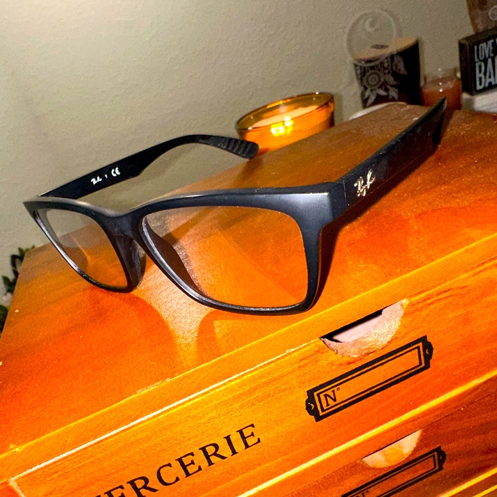 Unisex RayBan prescription glasses in matte black.